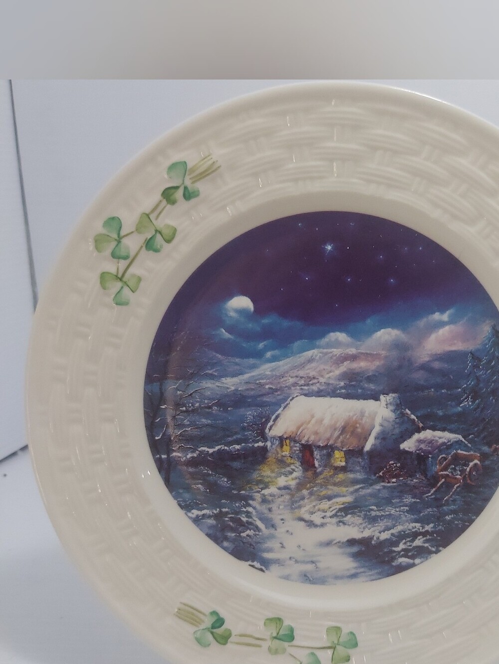 Belleek 8.75" Plate 1st Edition "Coming Home For Christmas" Philip Gray VTG 1999